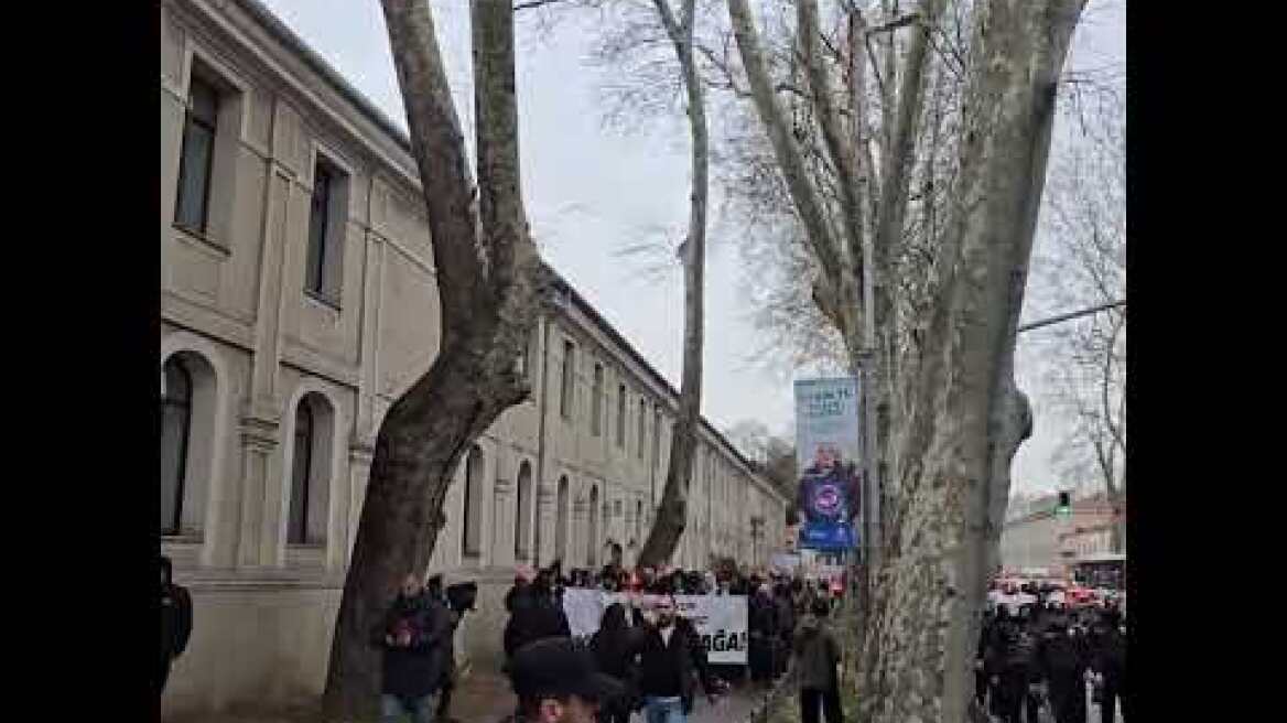 Πορεία φοιτητών από Μπεσίκτα προς Ταξίμ