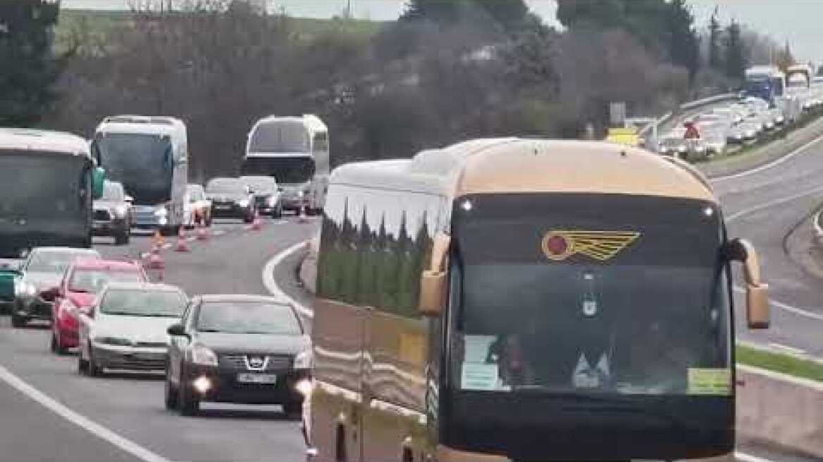 Δεύτερη ημέρα εξόδου για τα Χριστούγεννα με μπλόκα: Ριτσώνα