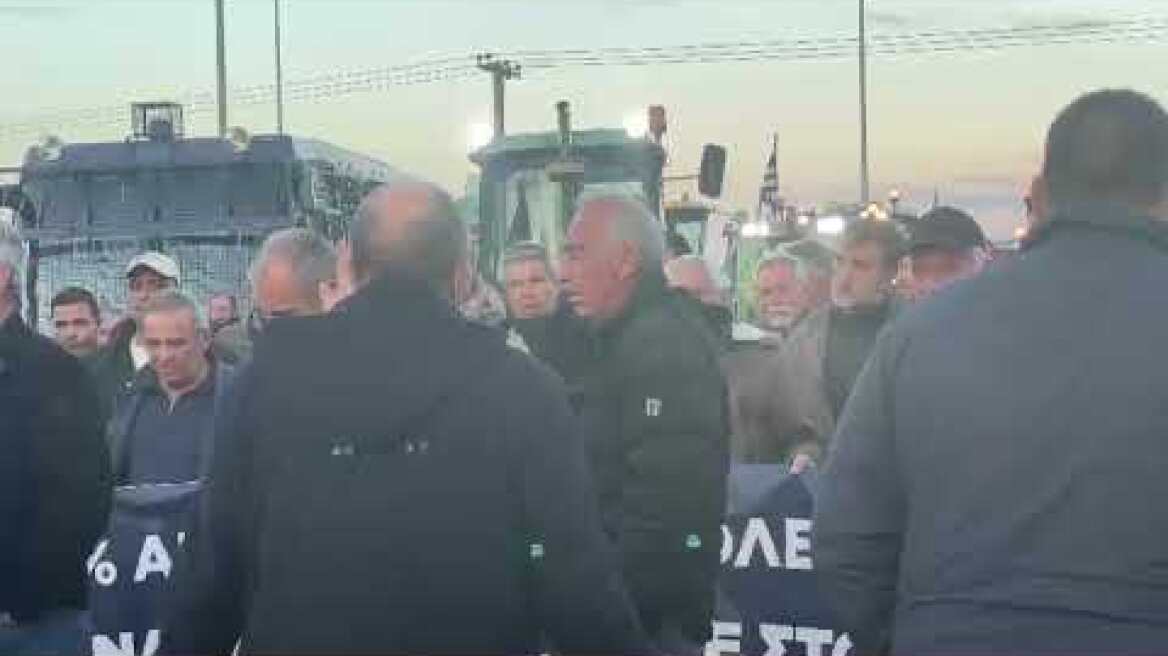 Μπλόκο αγροτών στην Καρδίτσα