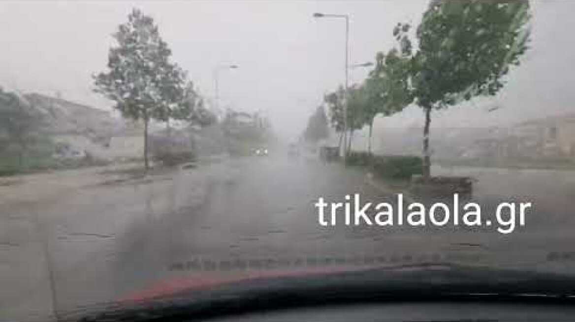 Τρίκαλα ισχυρό μπουρίνι χτυπά τη πόλη κατακλυσμός ισχυρή καταιγίδα δρόμοι ποτάμια μέρος 1ο 30-5-2023