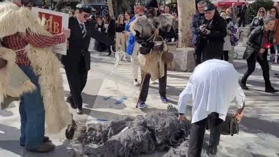 Κλέψιμο νύφης στην Πλατεία Ταχυδρομείου