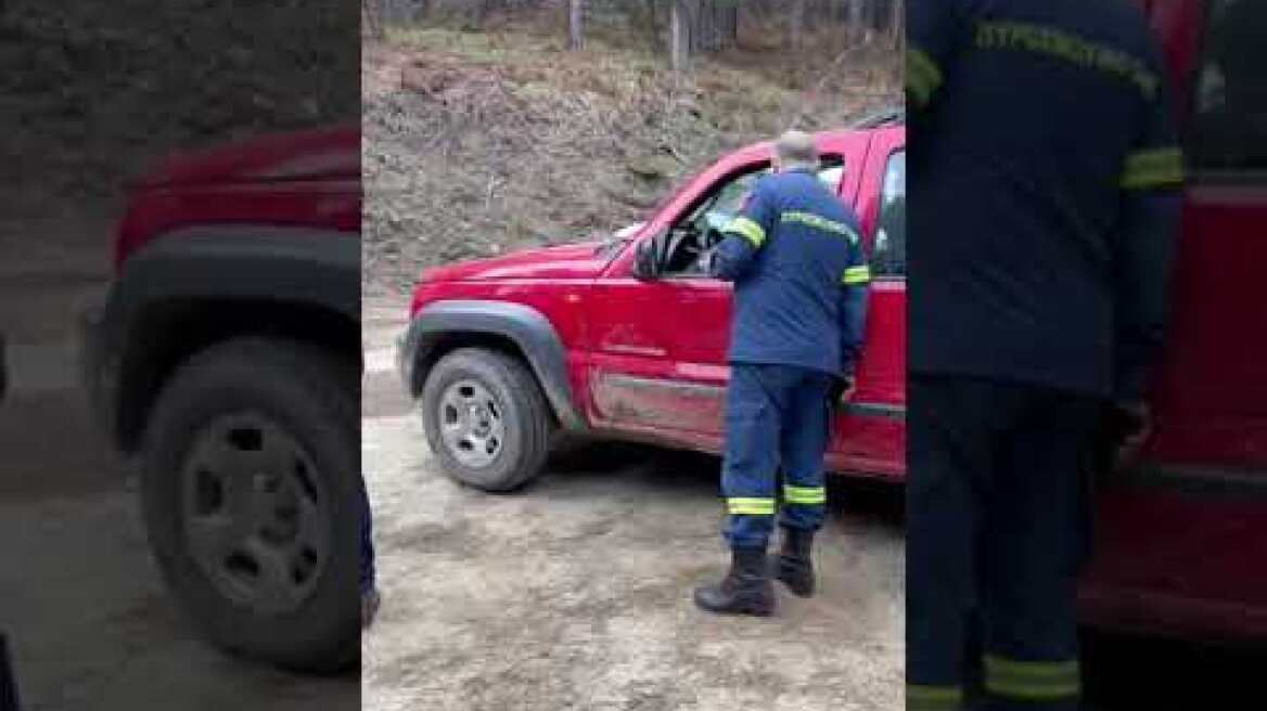 Εναέριες δυνάμεις ενισχύουν την κατάσβεση στην Σαρακατσάνα