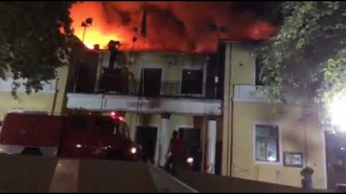 ΦΩΤΙΑ ΔΗΜΑΡΧΕΙΟ ΣΕΡΒΙΩΝ