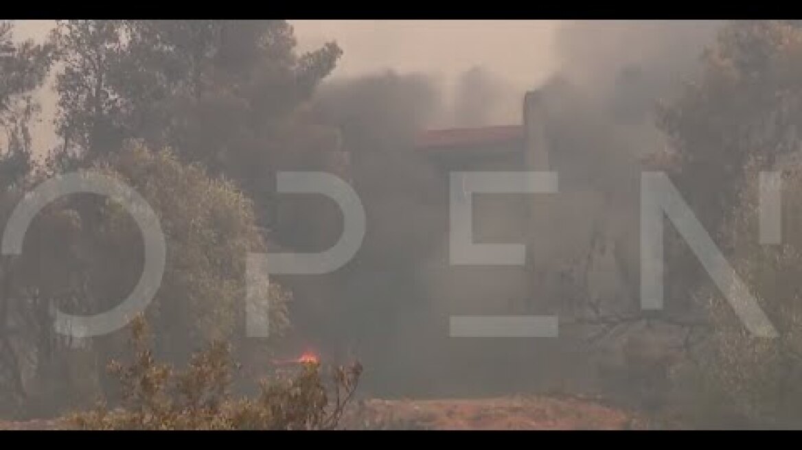 Φωτιά στο Λαγονήσι - Καίγονται σπίτια
