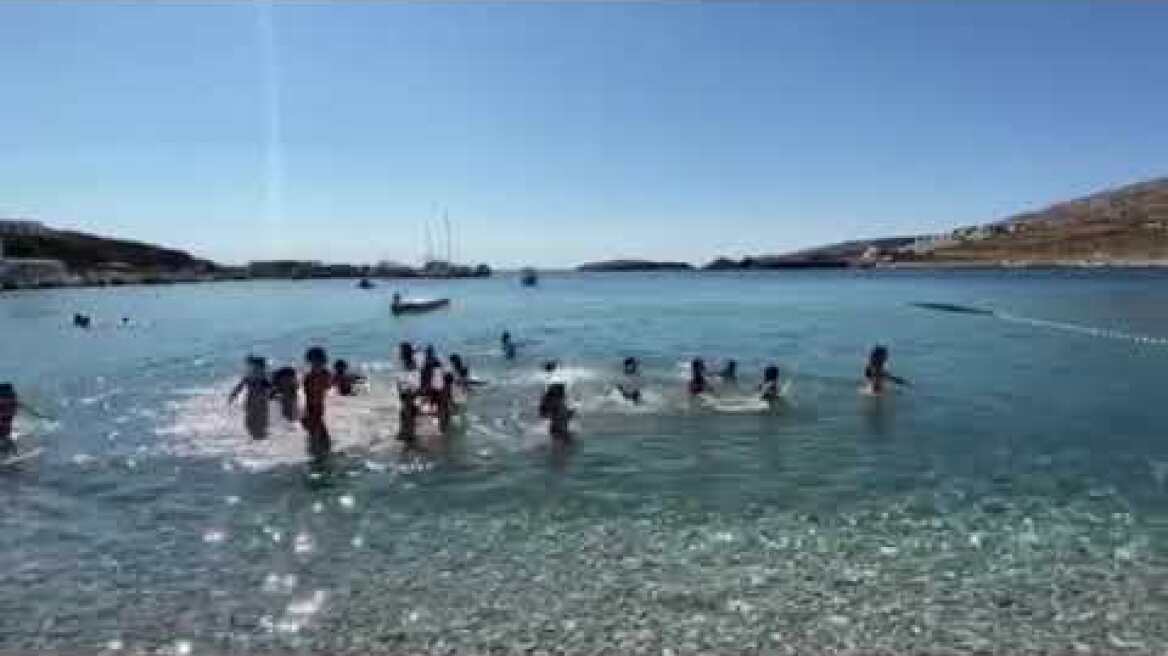 AM2020 Φολέγανδρος πρωινή γυμναστική στη θάλασσα!!!