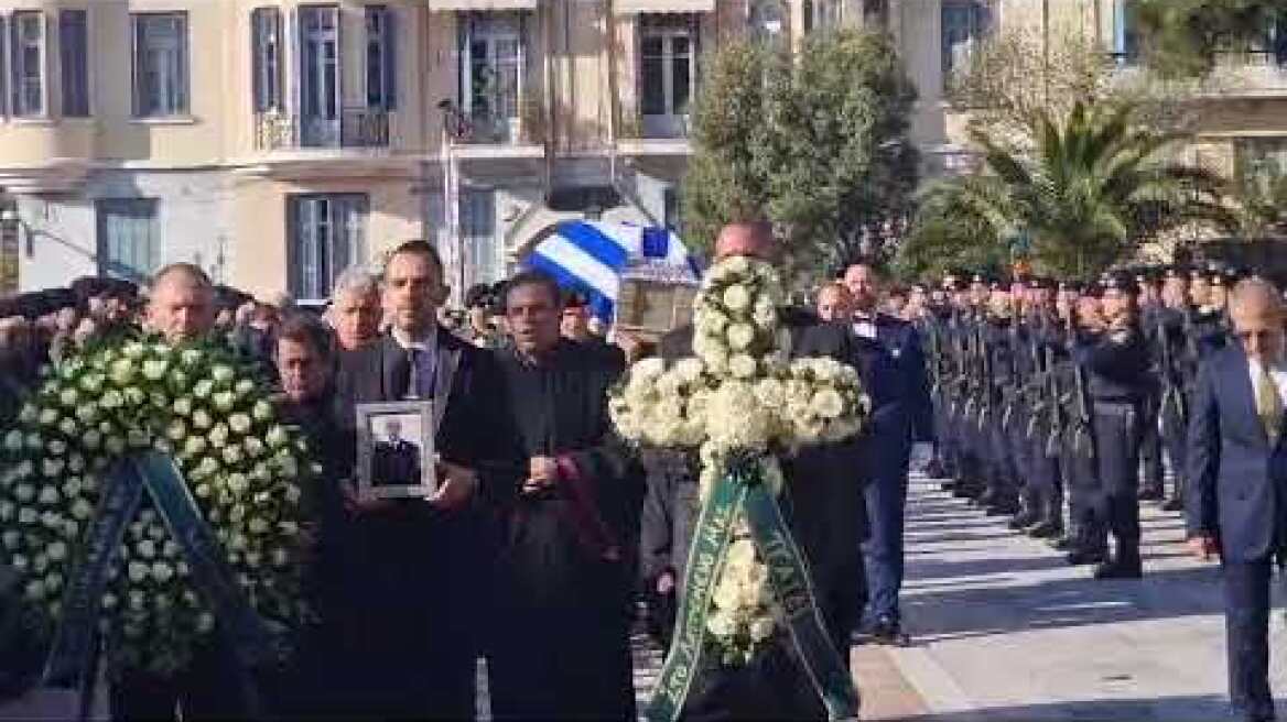 Το τελευταίο αντίο στον αστυνομικό που σκοτώθηκε από ναυτική φωτοβολίδα (1)