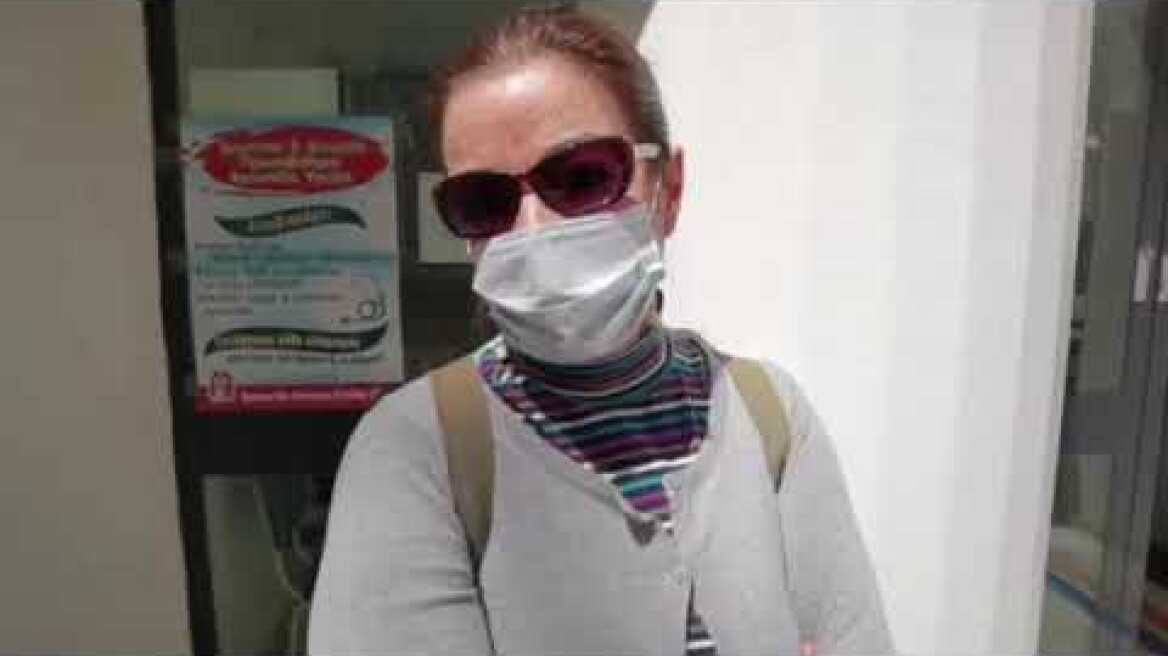 Σχόλιο πολίτη για την πράξη του ντελιβερα έξω από το εμβολιαστικό κέντρο