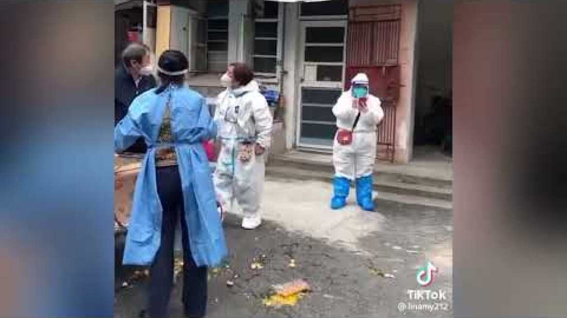Clashes in Shanghai, China, over Covid lockdown evictions Without food