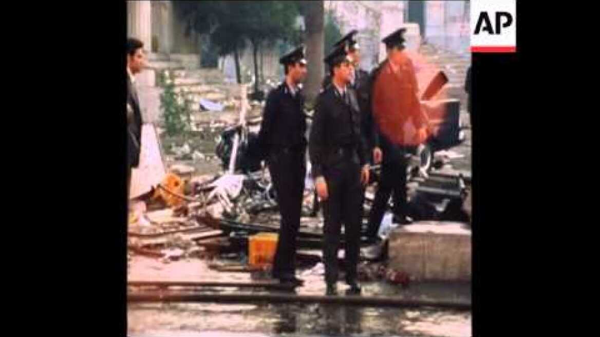 SYND 17-11-73 POLICE CLASH WITH GREEK STUDENTS