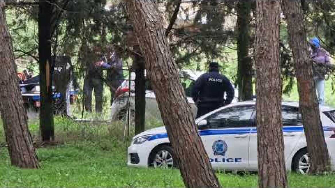 Θεσσαλονίκη - Εξ επαφής πυροβολήθηκε η γυναίκα που εντοπίστηκε νεκρή σε αυτοκίνητο - Δήλωση κατοίκου