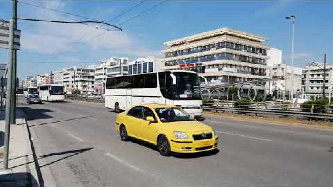 Πορεία τουριστικών λεωφορείων
