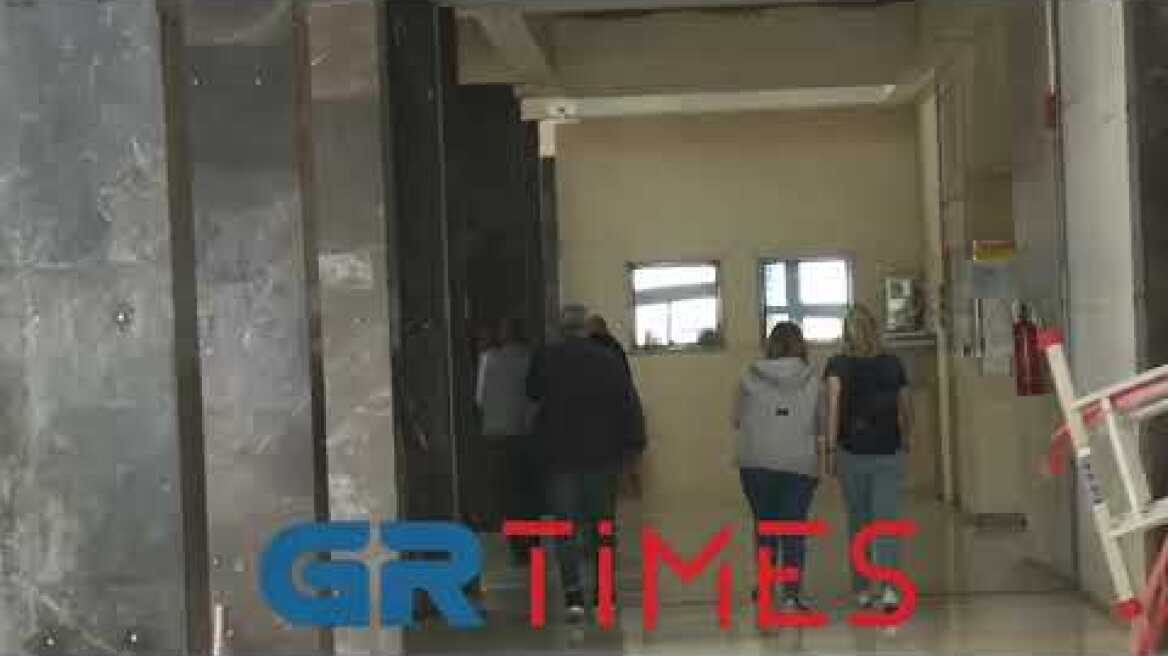 Στον ανακριτή ο αντιδήμαρχος και οι δύο άλλοι κατηγορούμενοι για "φακελάκι"