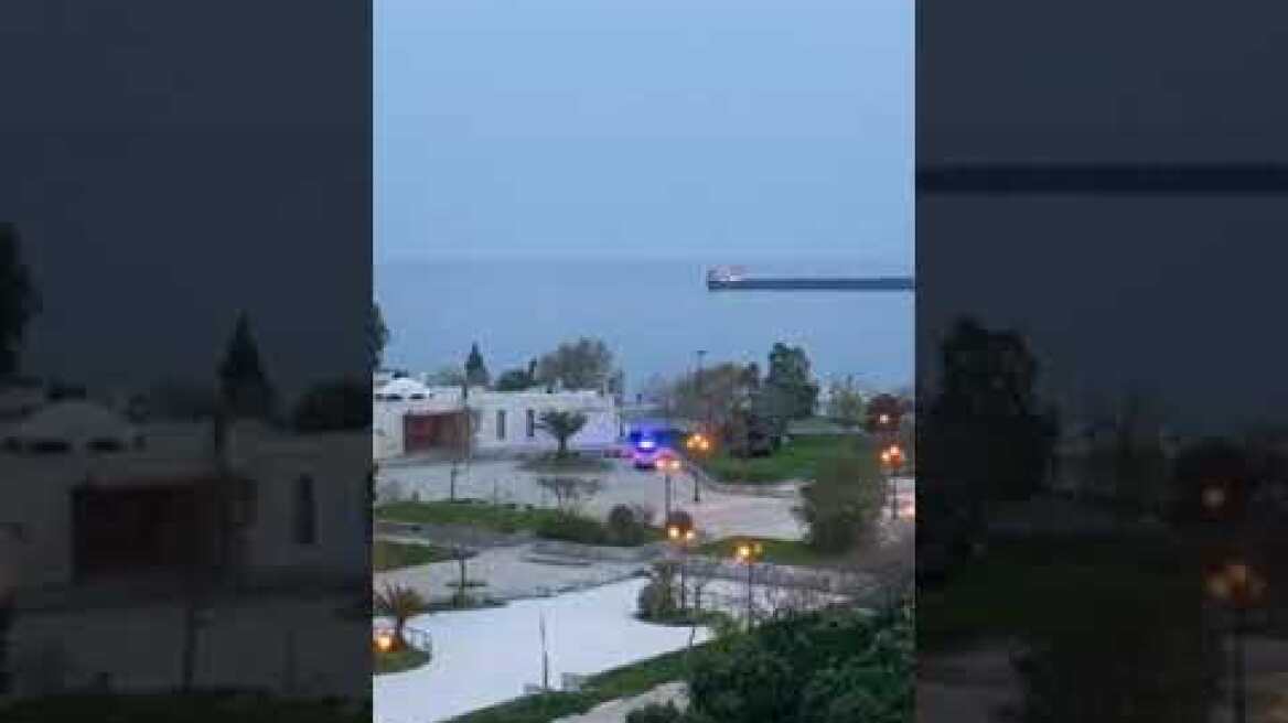 1- περιπολικό οχήμα του Λ.Σ