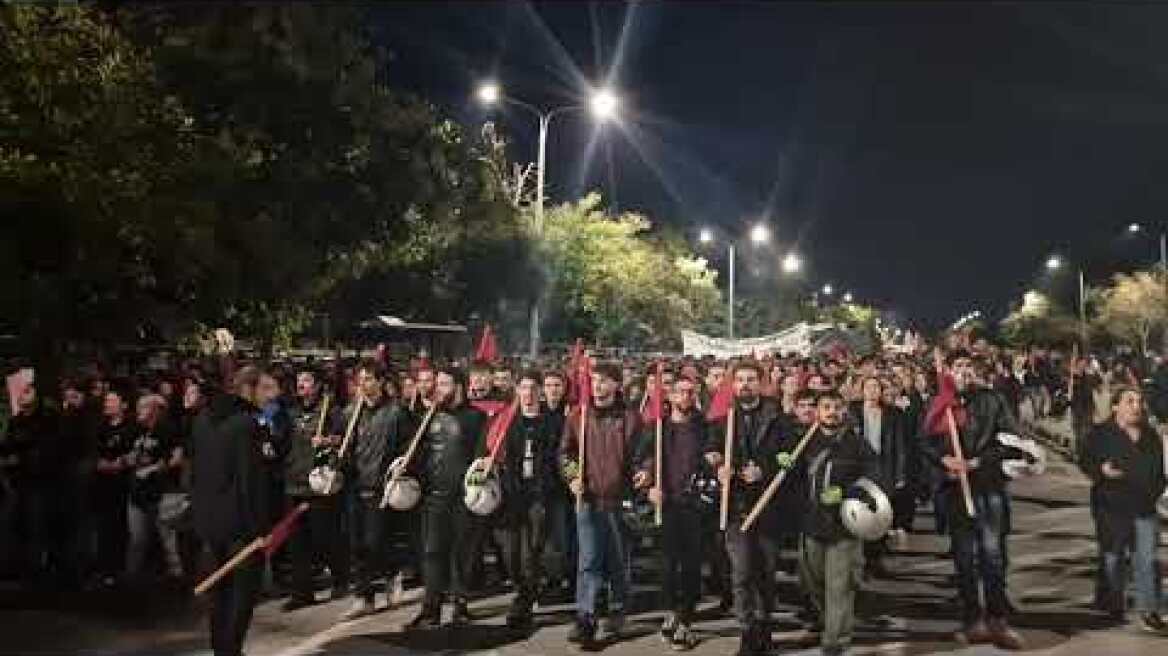 Ξεκίνησαν οι πορείες για το Πολυτεχνείο στη Θεσσαλονίκη (2)