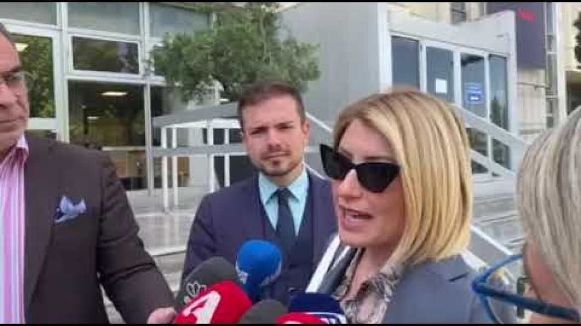 Ντιμπέιτ: Έφτασε στην ΕΡΤ η Σία Κοσιώνη