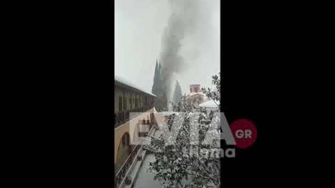 Eviathema.gr - Φωτιά στην Ιερά Μονή Μακρυμάλλης
