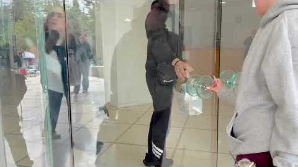 Ηλεκτρονική είσοδο σε φοιτητικές εστίες (2)