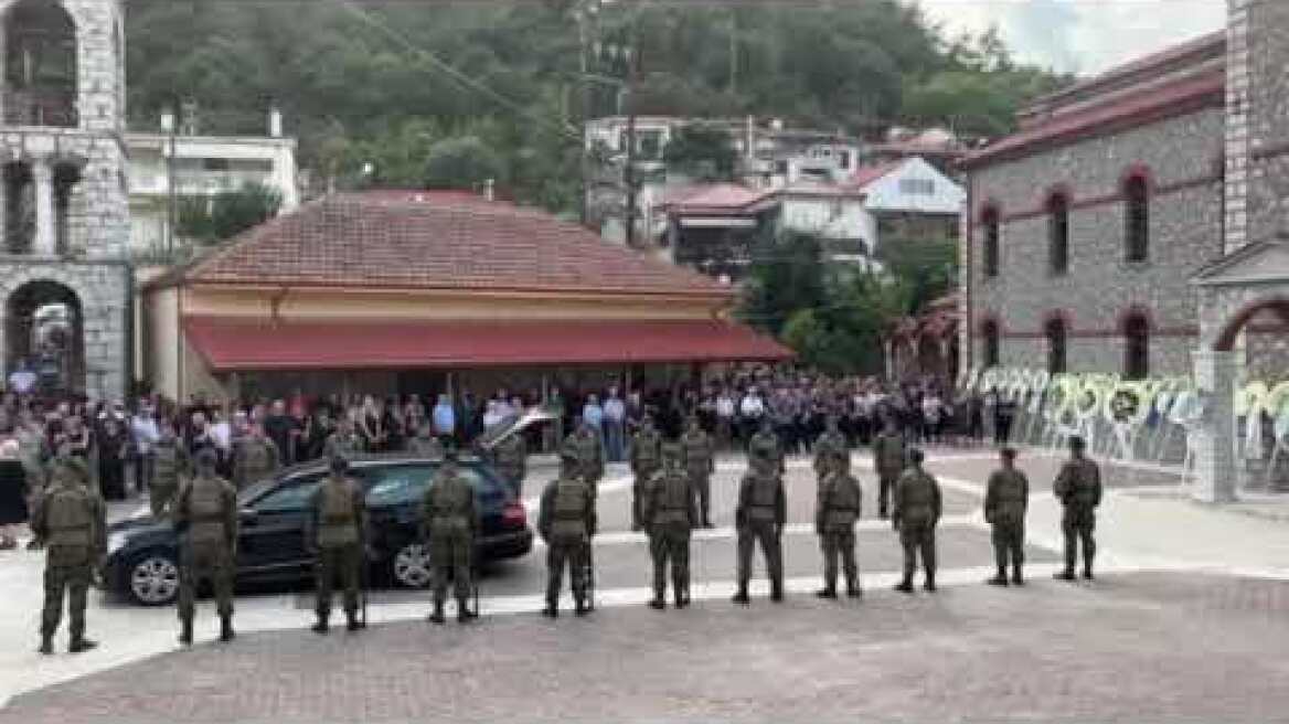 Είπαν το τελευταίο «αντίο» στον 27χρονο Γιώργο Βούλγαρη που σκοτώθηκε στη Λιβύη