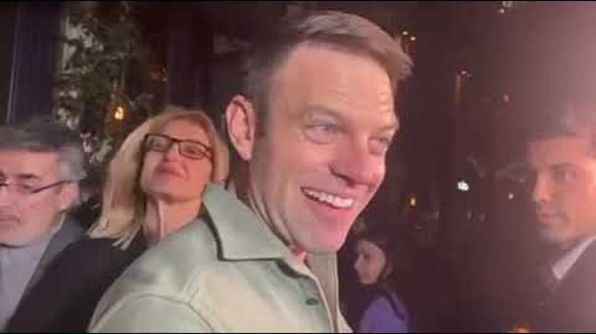 Στέφανος Κασσελάκης και ΣΥΡΙΖΑ σε μπαρ στο κέντρο (2)