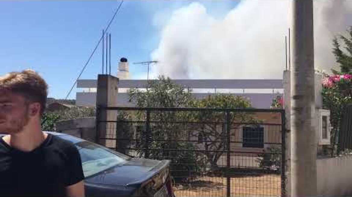 Φωτιά Μαρκάτι - Κάτοικοι καλούν την πυροσβεστική