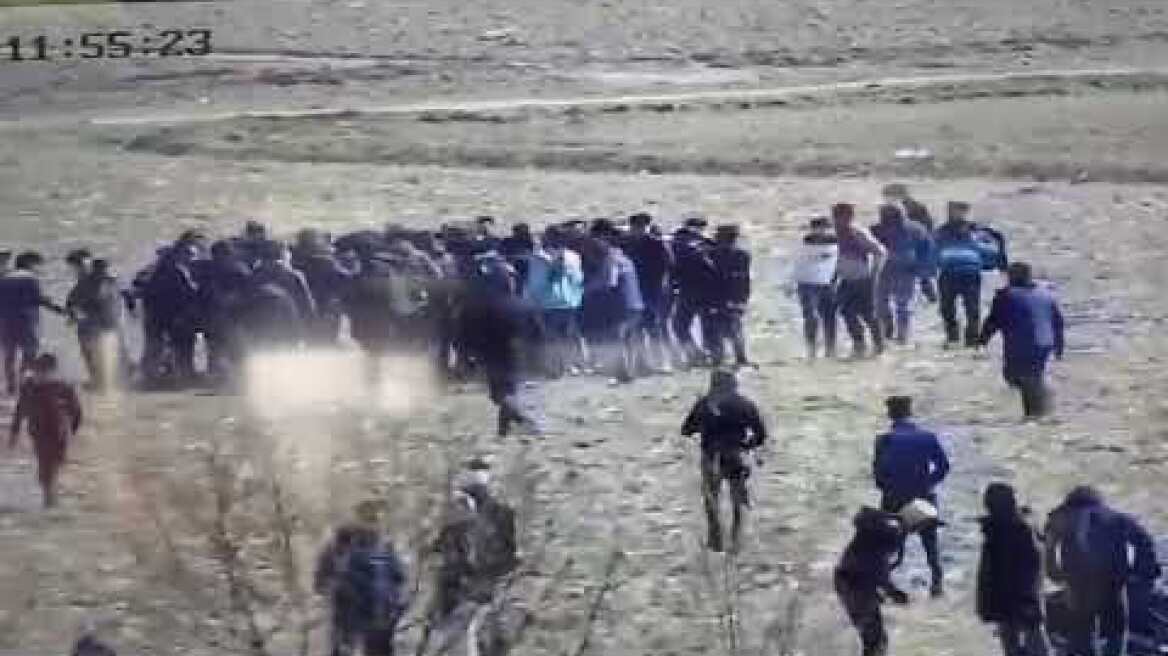 Λίγο πριν τη νέα ρίψη δακρυγόνων, σήμερα το μεσημέρι