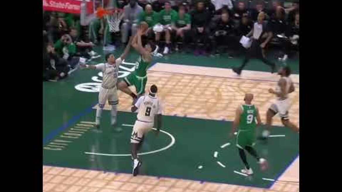 Hugo González 18 PTS, 16 REB, 3 STL, 2 BLK, 7/15 FG, 3/8 3FG, 55.1% TS vs Bucks