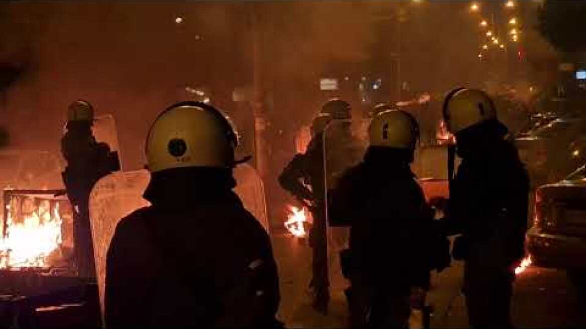 Σε πεδίο μάχης μετατράπηκε το κέντρο της Θεσσαλονίκης