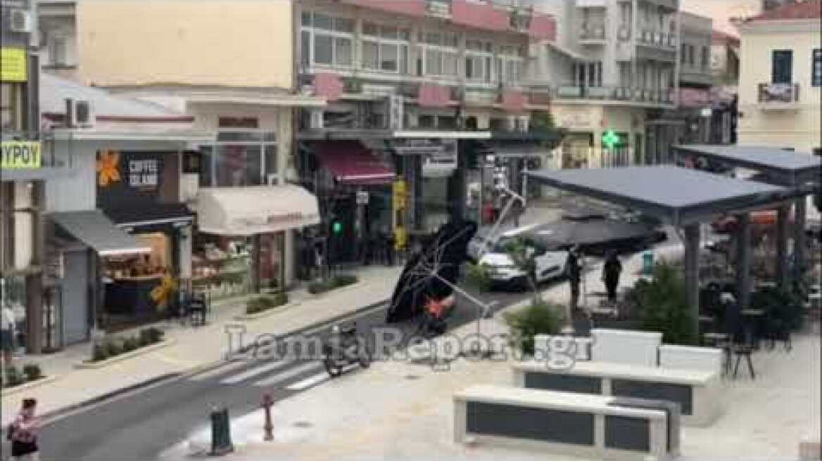 Δυνατός αέρας σήκωσε τα πάντα στο Πάρκο (Λαμία)