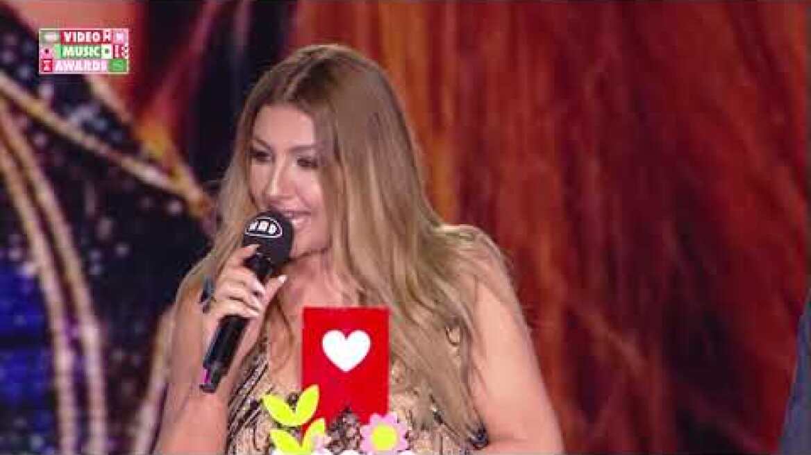 Η Έλενα Παπαρίζου βραβεύτηκε ως Mad Icon στα Mad Video Music Awards 2024 από τη ΔΕΗ