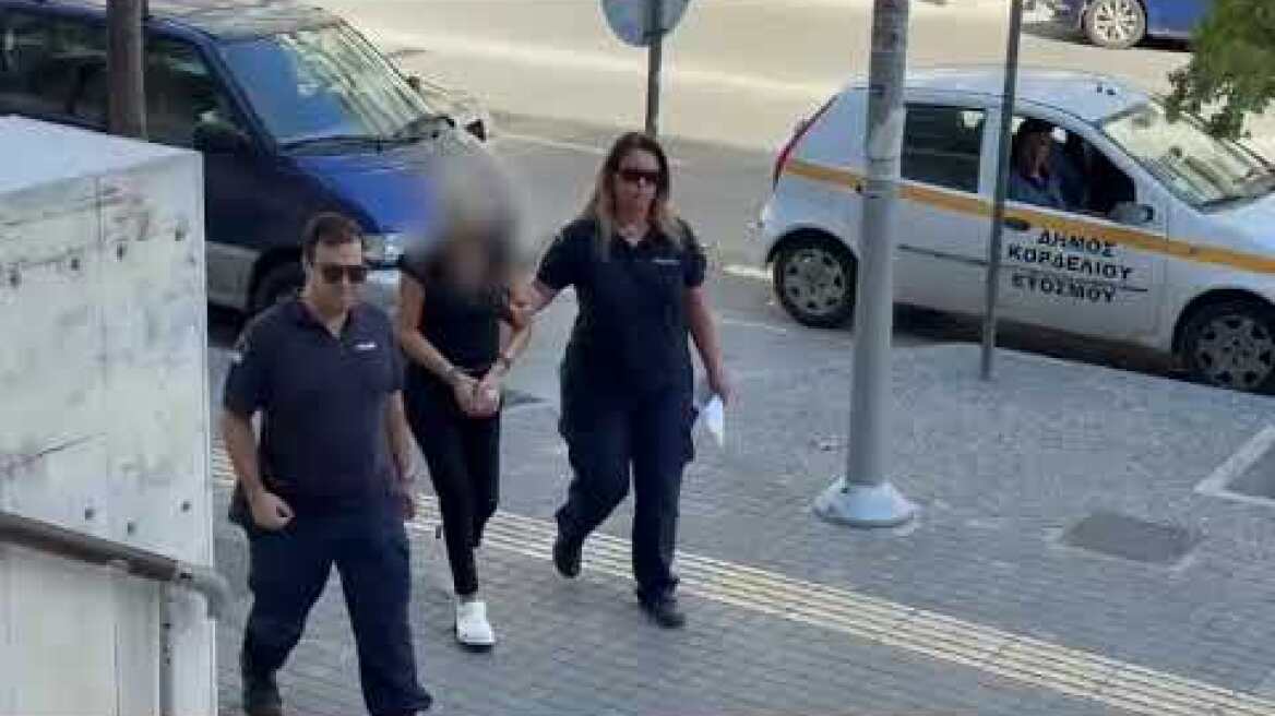 Έφτασε στα δικαστήρια Θεσσαλονίκης η 45χρονη οδηγός της Porsche