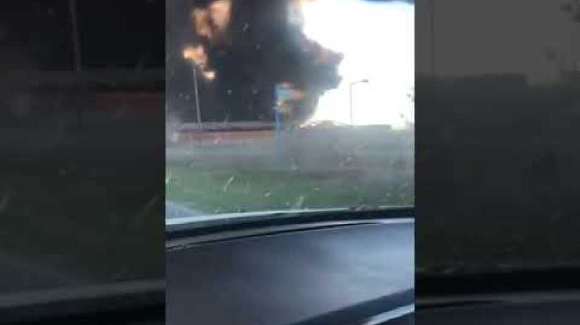 Thestival.gr Φωτιά σε εγκαταλελειμένο εργοστάσιο στη Σίνδο