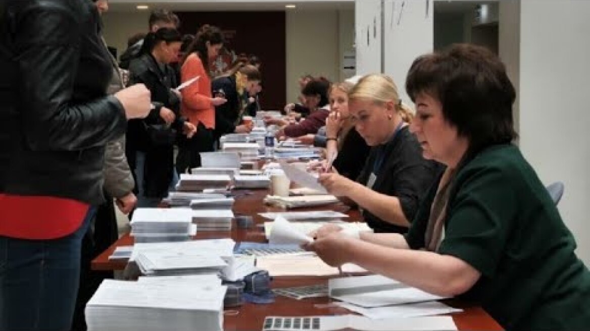 Lithuania: early voters cast ballots in presidential election