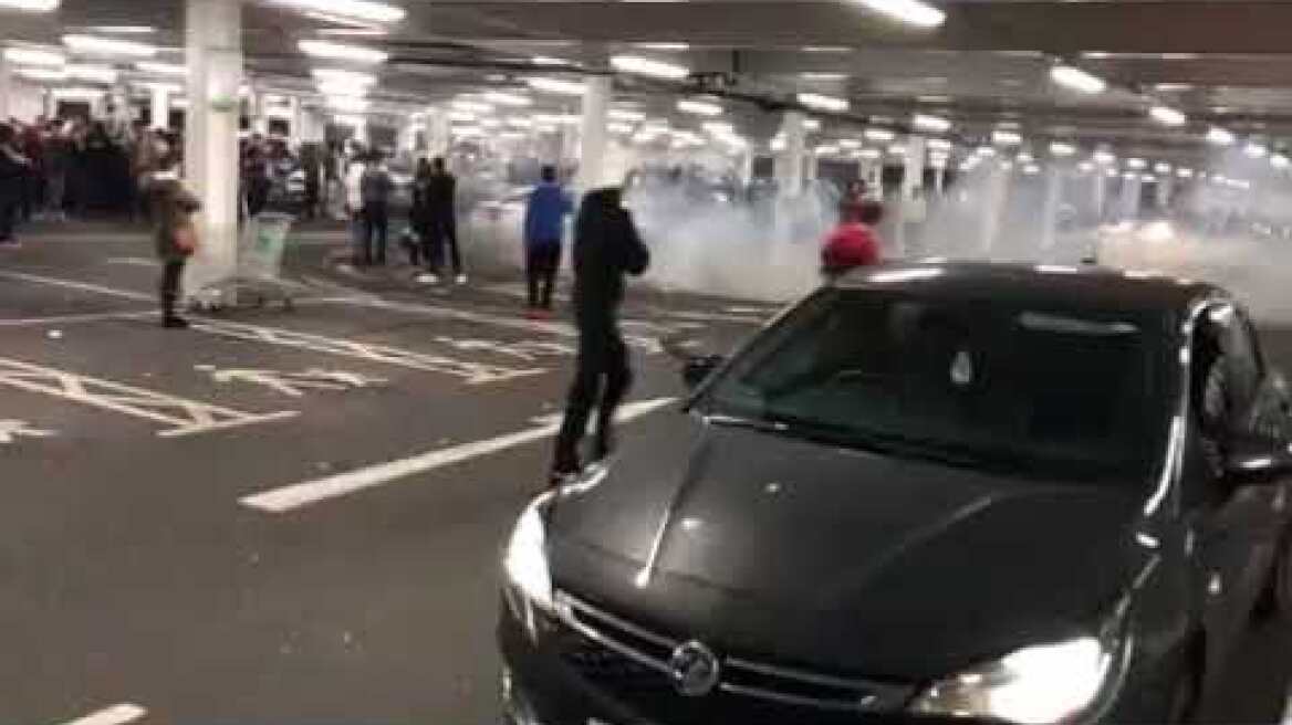 Εντυπωσιακό και επικίνδυνο το σόου αυτής της BMW σε υπόγειο πάρκινγκ σούπερ μάρκετ