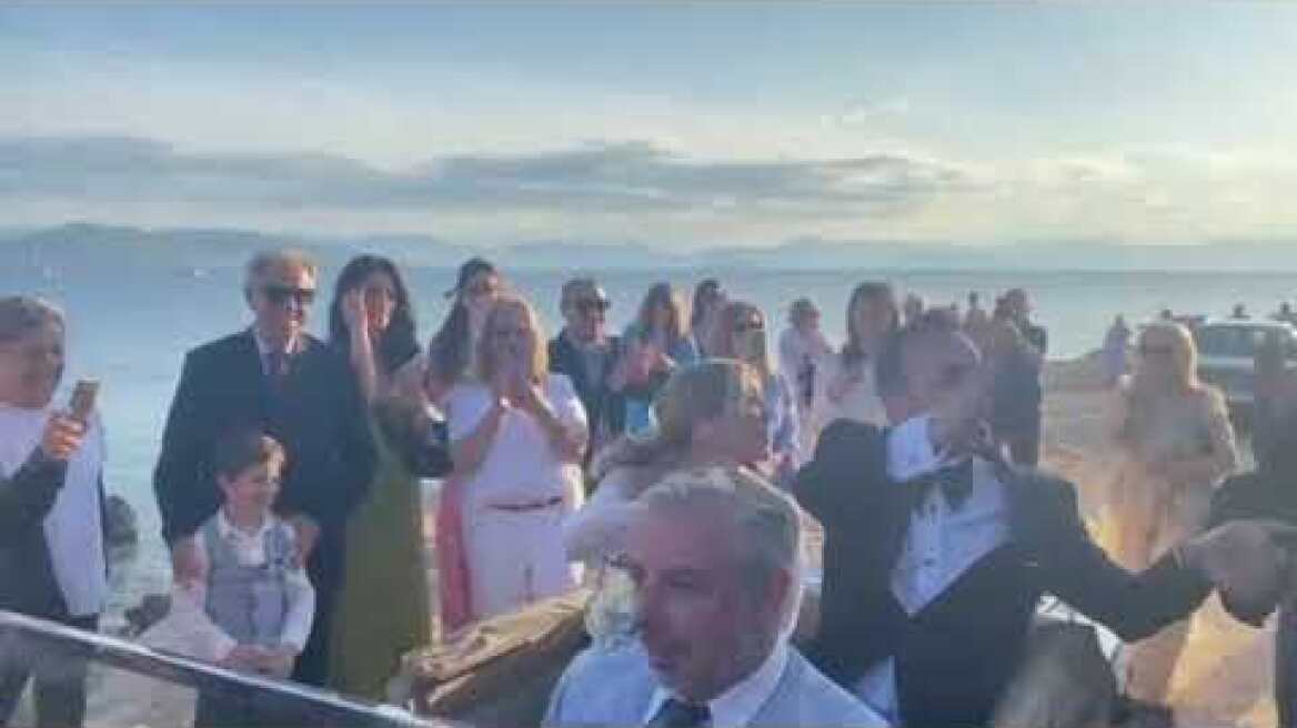 Σχόλιο Μουζουράκη για το ποίημα στους Δημοσιογράφους