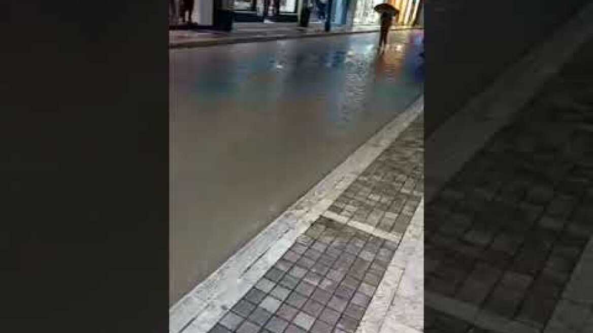 Προβλήματα στη Ρήγα Φεραίου από την καταιγίδα