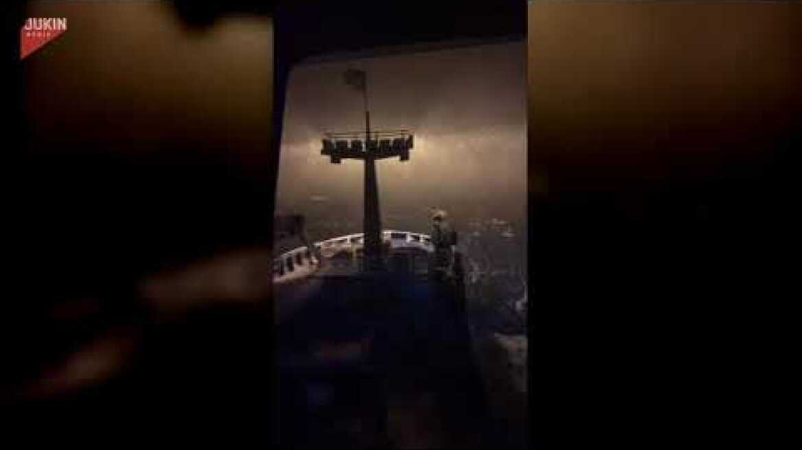 Πλοίο σε τρικυμία 