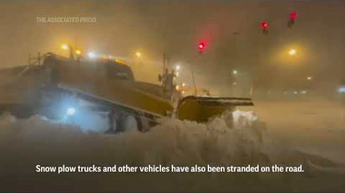 Buffalo, New York, paralyzed by winter snow storm