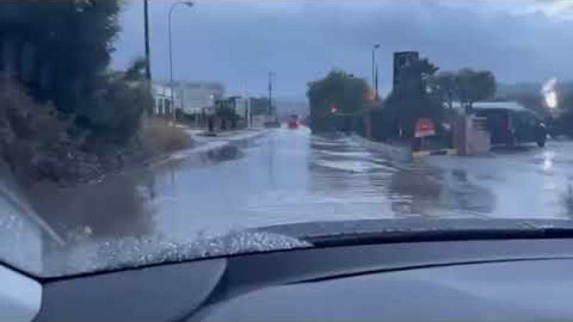 Πλημμυρισμένοι δρόμοι στο Ηράκλειο