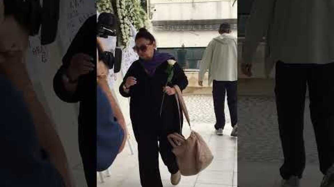 Η Μίρκα Παπακωνσταντίνου στην κηδεία της Άννας Παναγιωτοπούλου