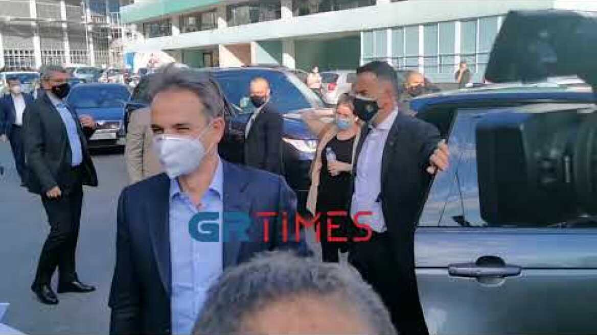 Μητσοτάκης στο εμβολιαστικό κέντρο της ΔΕΘ - GRTimes.gr
