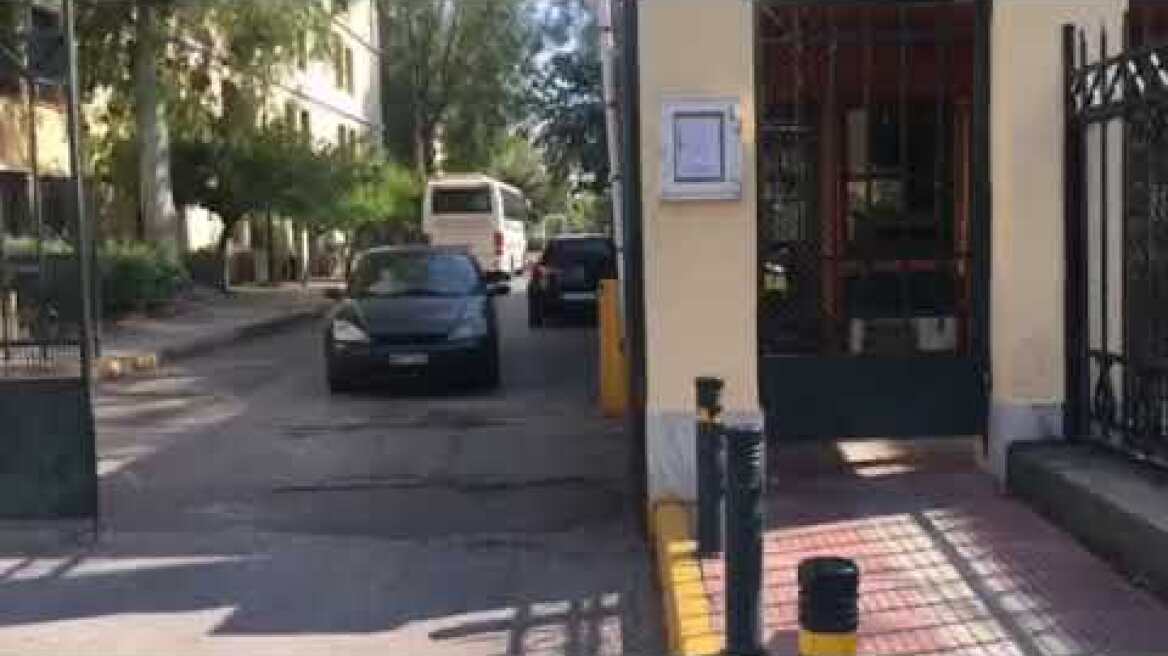 Κοσμηματοπώλης δικαστήρια