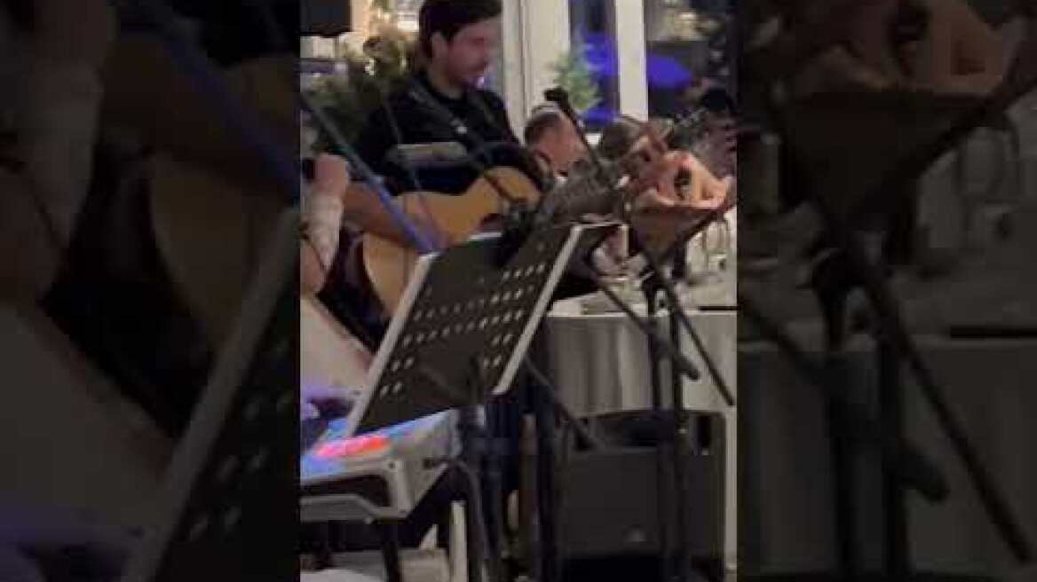 Η είσοδος του ζευγαριού στον χώρο της δεξίωσης