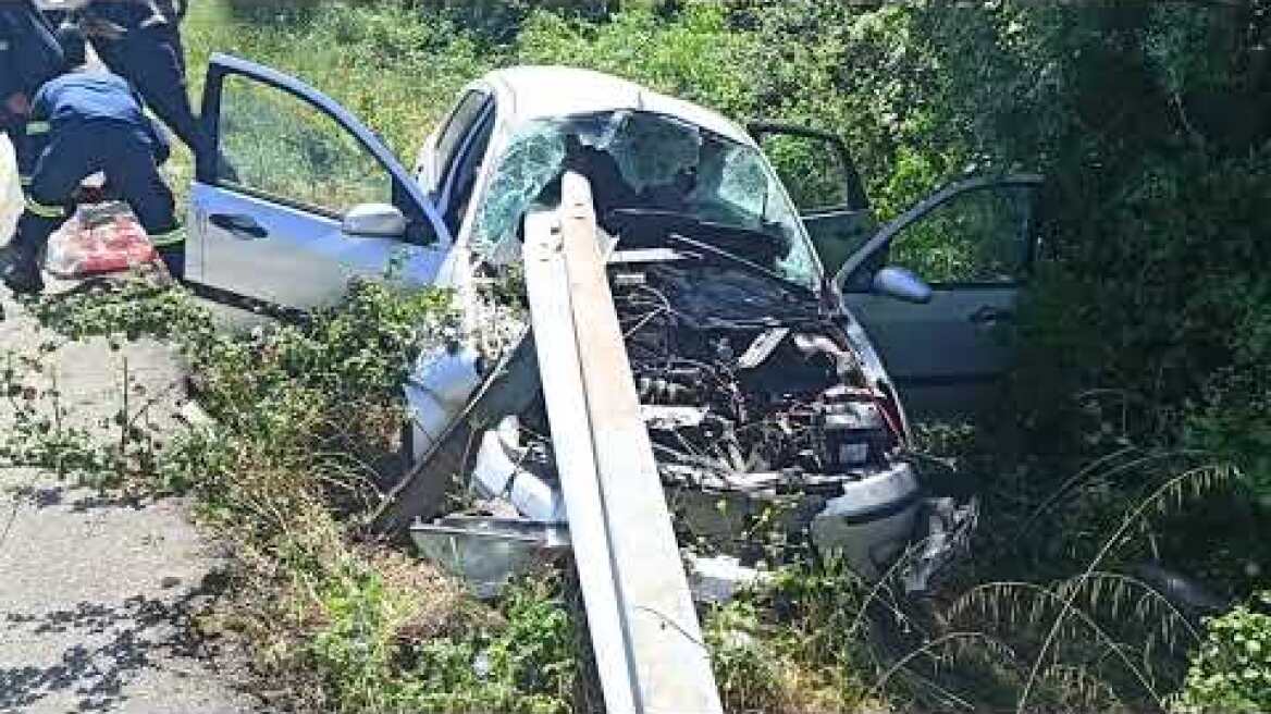 Σοκαριστικό τροχαίο δυστύχημα κοντά στο Σπάρτο Αμφιλοχίας - Οι μπάρες εμβόλισαν ΙΧ αυτοκίνητο