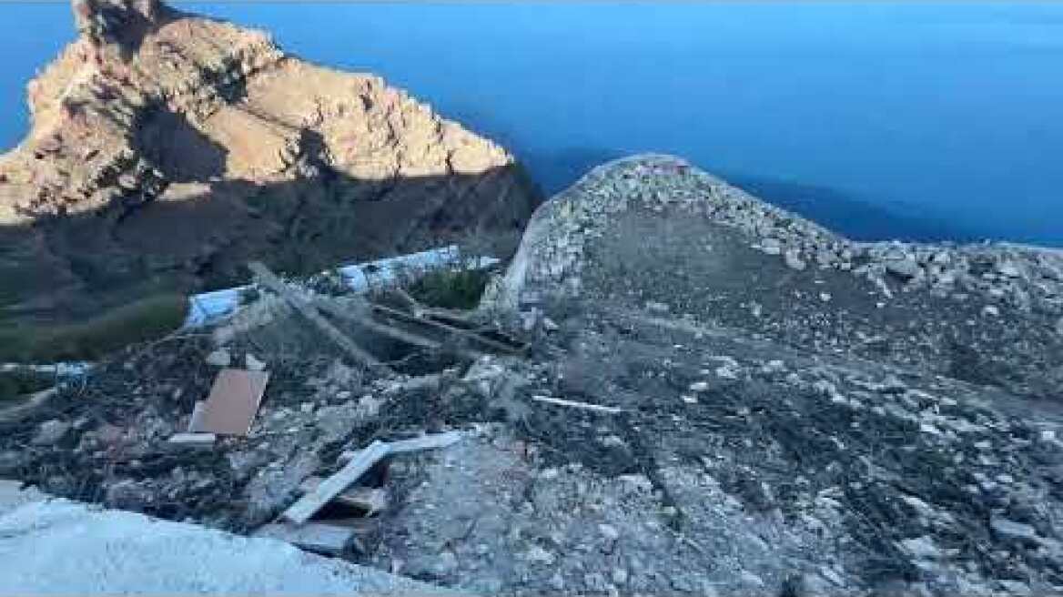 Πισίνες και μπετά βουλιάζουν την Καλντέρα στην Σαντορίνη (2)