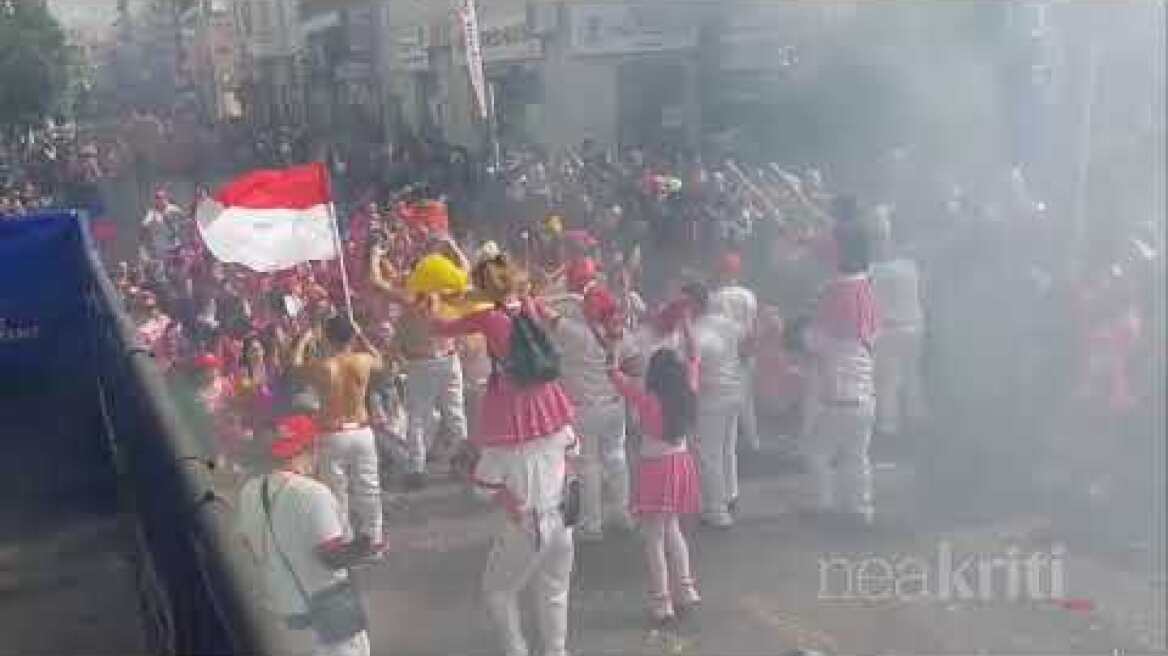 Στους ρυθμούς του Καρναβαλιού το Ρέθυμνο – Εντυπωσιακά άρματα και αστείρευτο κέφι