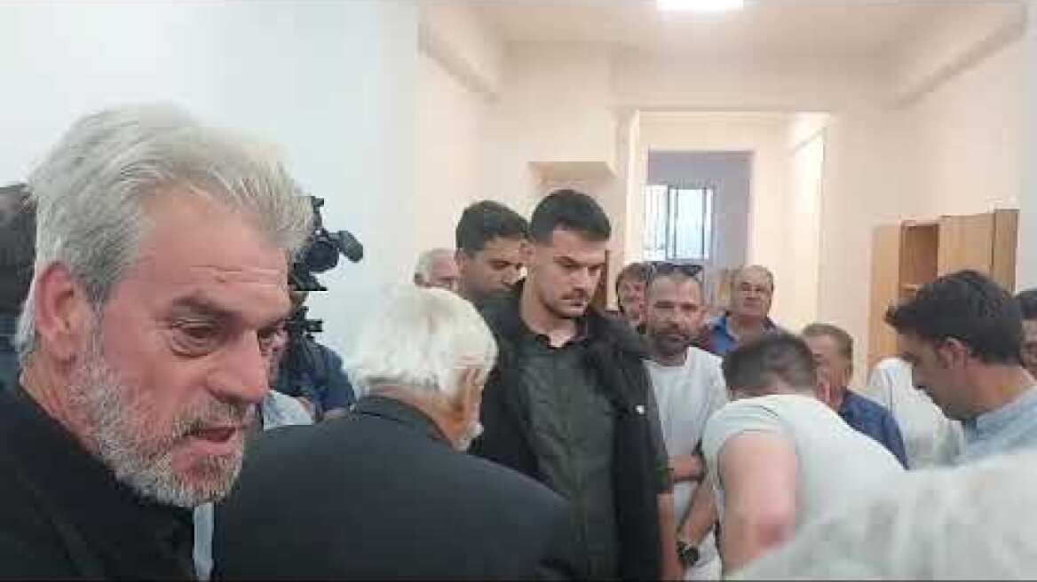 Ο Στέφανος Κασσελάκης με τους πολίτες του Ηρακλείου