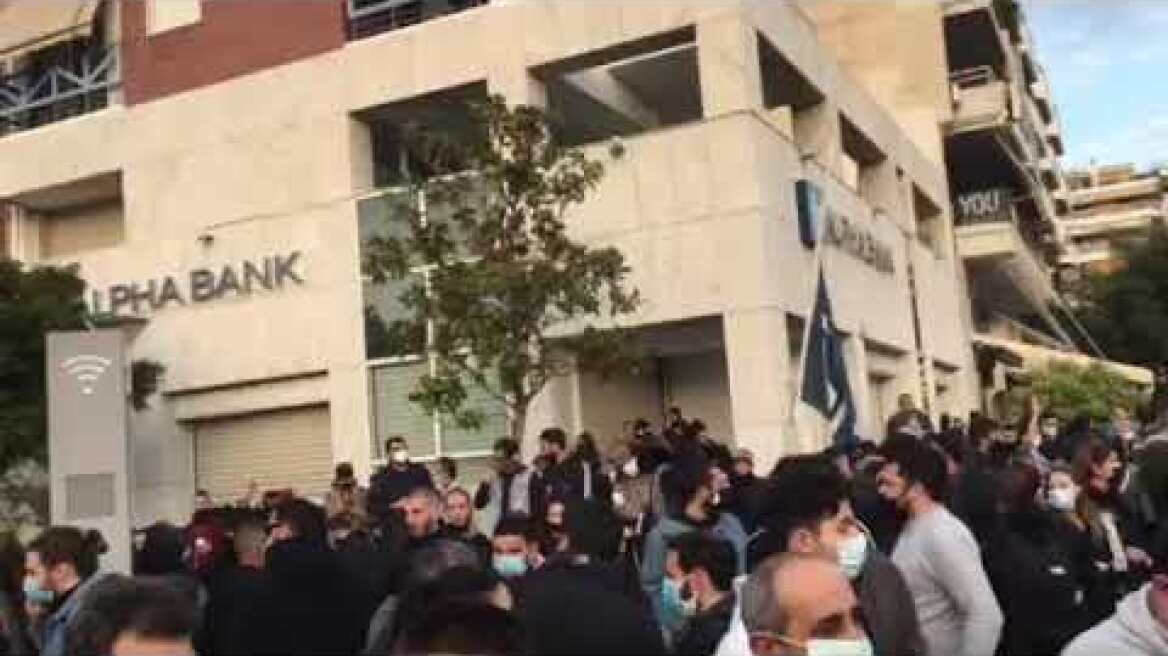 Βίντεο από πλατεία Νέας Σμύρνης