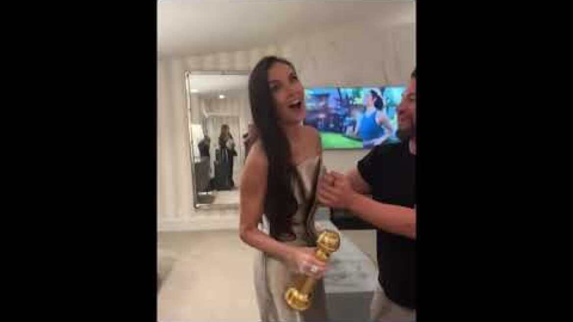 Η αντίδραση της Ντέμι Μουρ μετά την βράβευσή της στις Χρυσές Σφαίρες