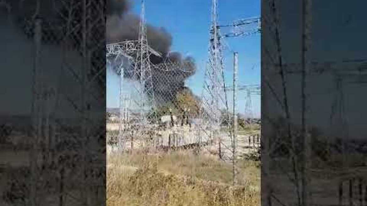 Μεγάλη φωτιά σε αποθήκη χαρτικών στα Γλυκά Νερά