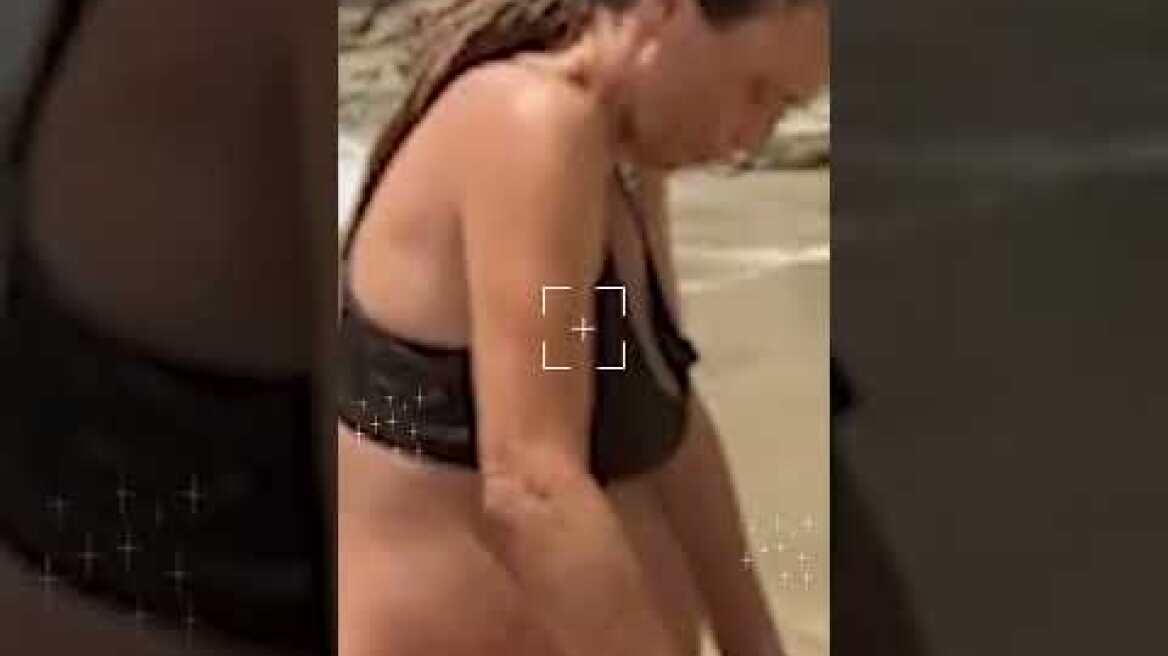 Mother goes viral after 'free birthing'  in the ocean #freebirth